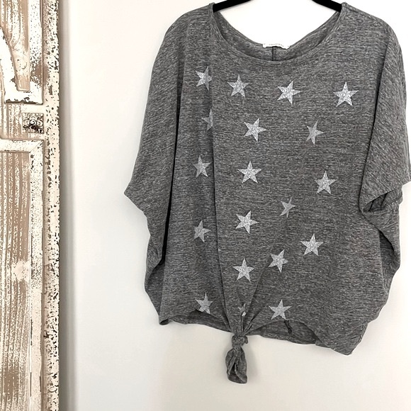 PROMESA GRAY KNOT FRONT STAR TOP - Picture 1 of 4